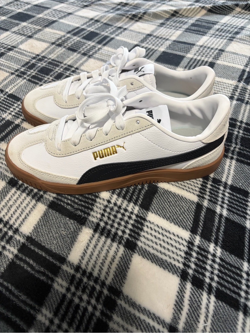 NWOT Puma White Sneakers with Black Stripe and Gum Sole